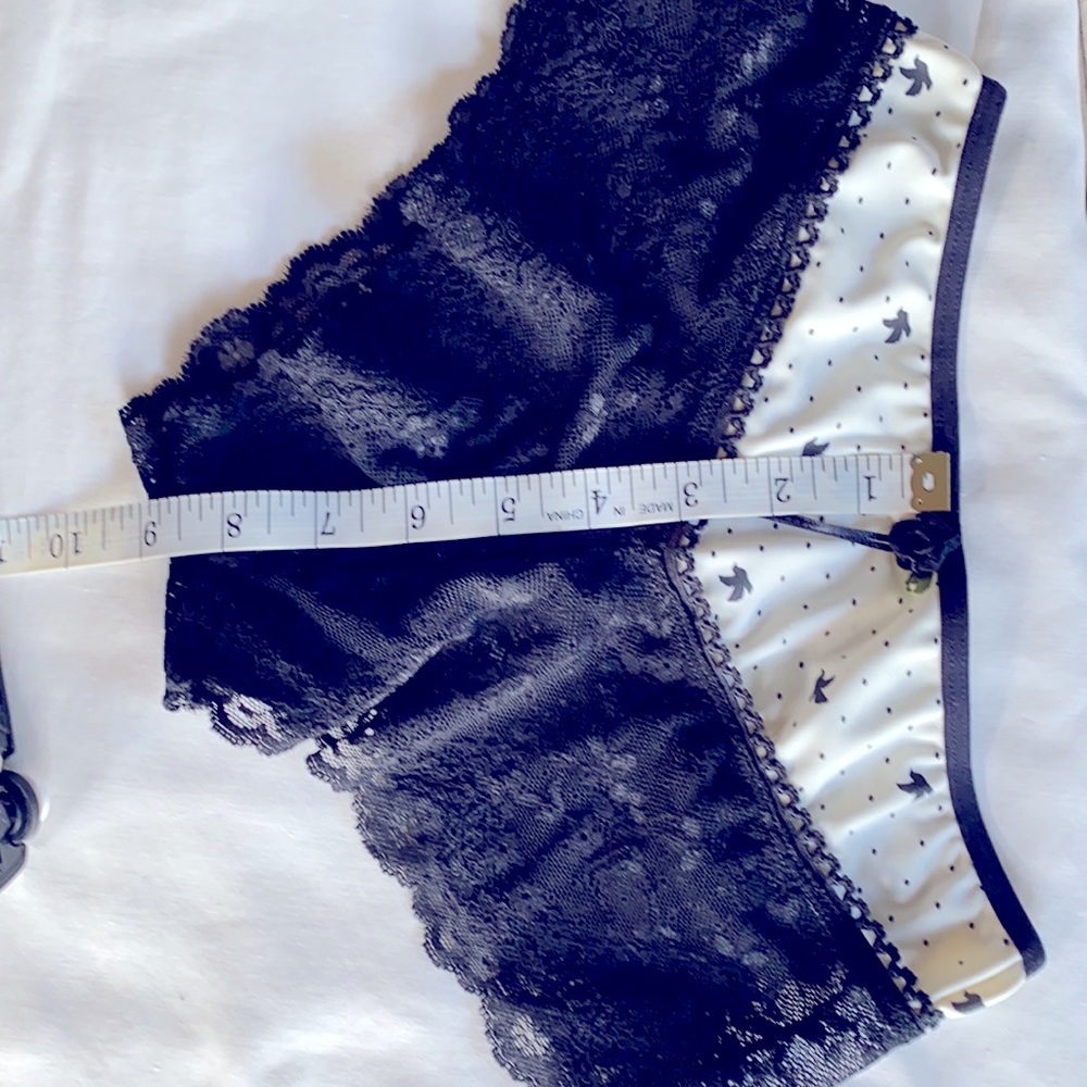 NWT Brazilian Style Women’s Sexy 🔥🔥 Cheeky Panty Lace Lycra Black M - Picture 4 of 8